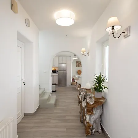 Willa Tiffanys Plintri