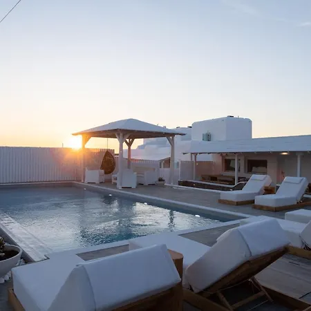 Tiffanys Mykonos Town